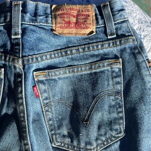 Levi’s 550 relaxed tapered size 6 jeans